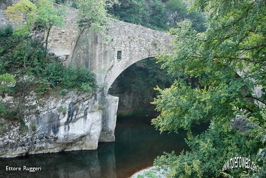 38 - il Ponte Attone.JPG